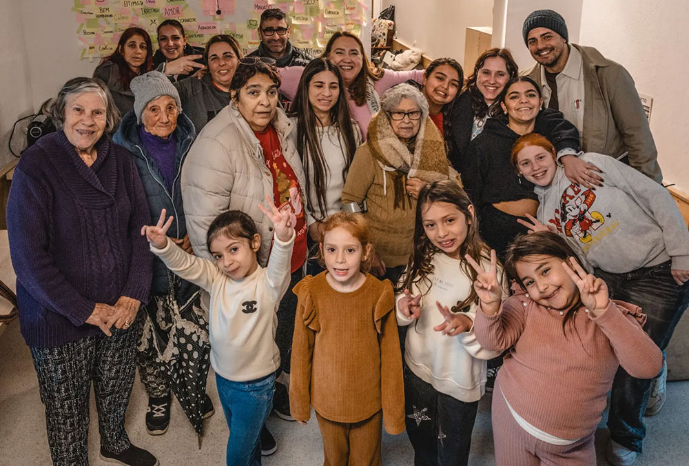 “Levámos as crianças ao Terreiro do Paço e pensavam que estavam noutra cidade”. Amigos do B2M, a sementeira de cultura num bairro pobre da Ajuda